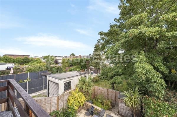 Sylvan Avenue, Mill Hill